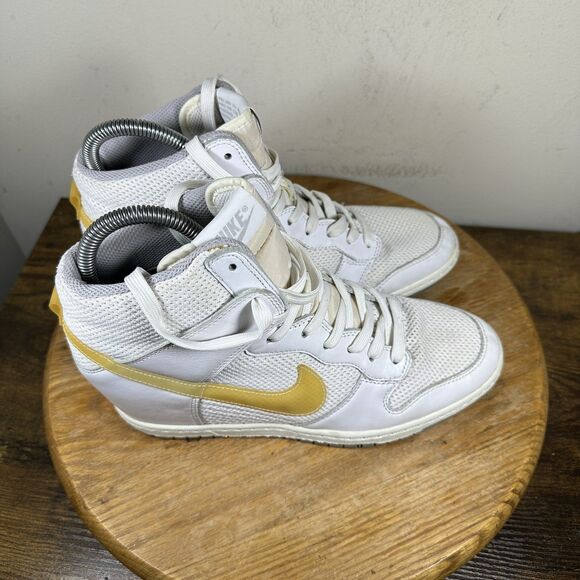 Nike Dunk Sky Hi Essential Shoes Womens Size 10 Sneakers 644877-100 - Picture 1 of 8
